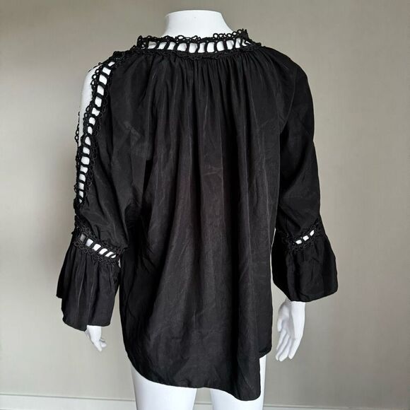 Crotchet Eyelet Cut-Out Bell Sleeve Top Black Size Small - Picture 3 of 4
